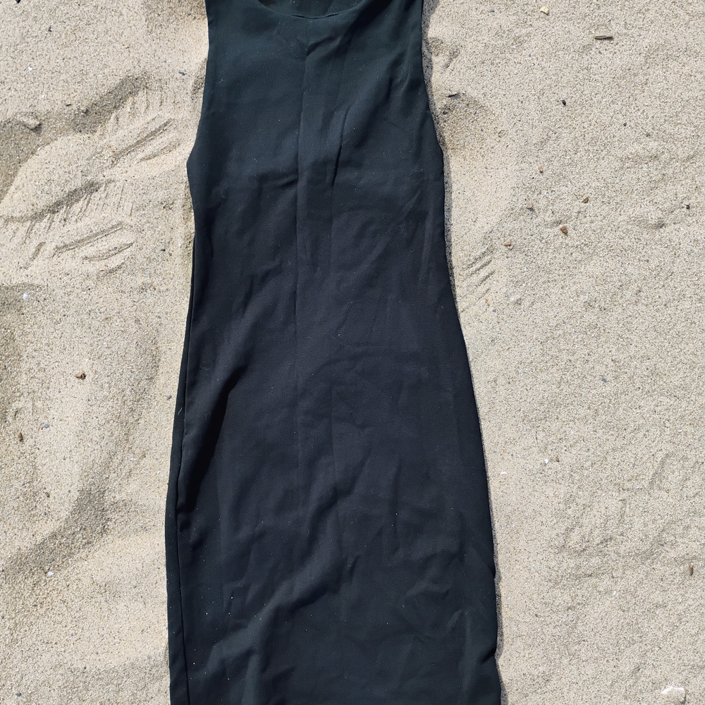 Elegant Black Sleeveless Dress